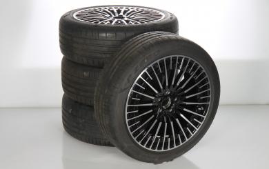 Alloy rims and tires set PIR/PZeroElect AMG multi-spoke wheel 